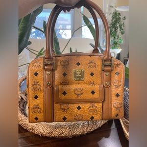 AUTHENTIC MCM Boston